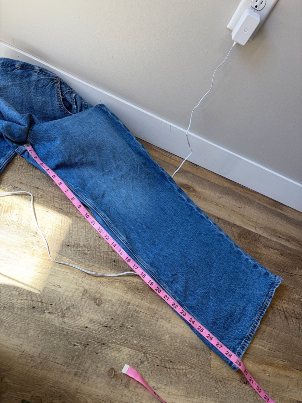 American Eagle Dreamy Drape Strigid Low-Rise Ultra Wide-Leg Jeans - Picture 10 of 12